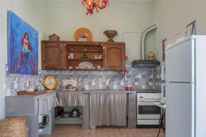 Telendos Gallery House
