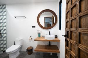 Villa Solu 3BR Med Escape Pool & Sunset Views