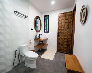 Villa Solu 3BR Med Escape Pool & Sunset Views