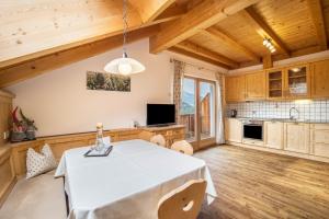 Stoffnerhof Apt Alpenrose