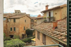 Top Floor - Panoramic Roof View - Quiet and Central