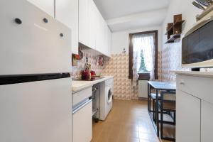 Gardoncino apartment with pool