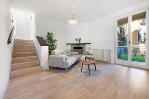 Ghome and Home Lake view Apartment