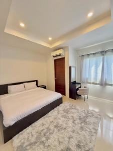 Sunday House