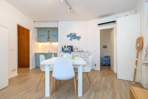 Isabel Beach and Bike