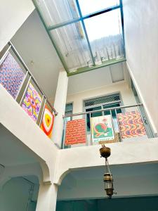 Large 4BR White House in Bogor near Botanic Garden & Toll