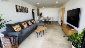 Sunny 3-Bedroom Apartment