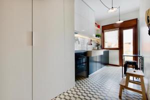 Spacious Bright Ap - no elevator