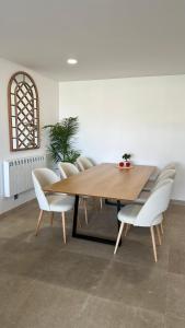 Sunny 3-Bedroom Apartment