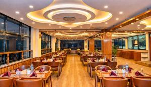 Drishya Hotel and Rooftop Restaurant - 360 view of Kathmandu