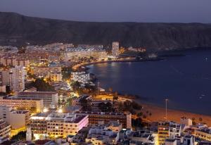 Beach 2-bedroom in Los Cristianos