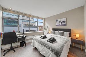 Stunning City Apt with 2 Bathrooms