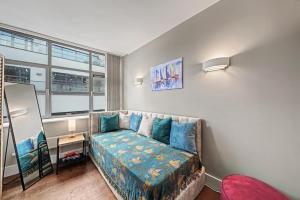 Stunning City Apt with 2 Bathrooms