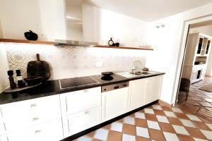 Townhouse Close To Town And Beach