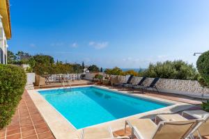 Pool, Sea Views And Privacy V208