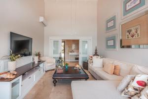 Villa with ocean view bbq pool resort access