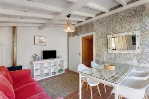 Casa de Andrães Camélias
