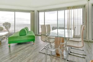 Pieds dans leau - Balcon vue mer