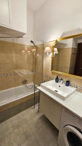 Bianca Apartment Colosseum - 3BR