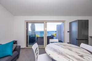 Seaview Apartment