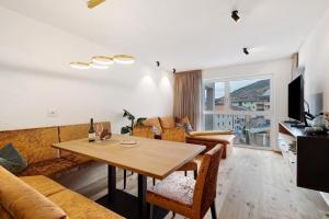 Paradeis Apartments