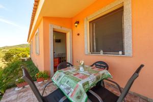 Casa Ginepro piscina e vista mare