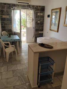 Syrios Suites No 1