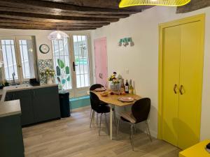 Heart of Saint-Germain Cozy 2BR for 5 Aldaro
