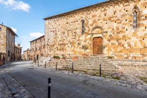 Oasi del borgo Montefollonico