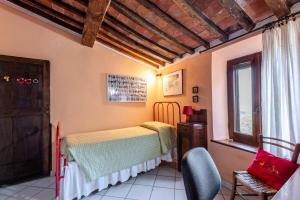 Oasi del borgo Montefollonico