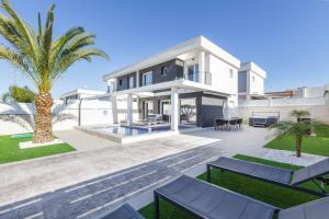 Casa Bos Dolphin Pool Jacuzzi 6p