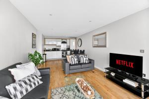 12th Street Apartment - City Centre - Balcony, Fast WiFi, Self-Check-In and Free Parking by Yoko Property