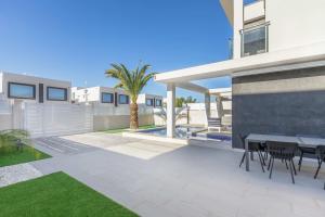 Casa Bos Dolphin Pool Jacuzzi 6p