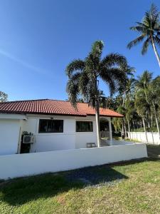Villa Sunray - 3BR Beach Access Cozy House