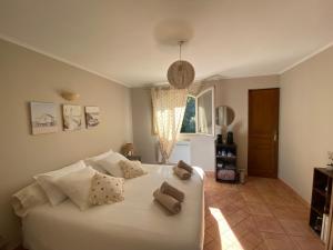 Chambre privée dans maison néo-provençale