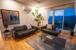 206 - Bright Modern Condo - Pool and River View