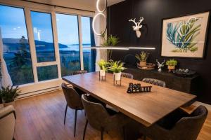 206 - Bright Modern Condo - Pool and River View