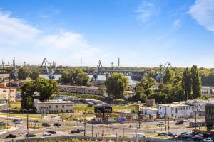 AC 1,5-room apartment with balcony, Metropolis