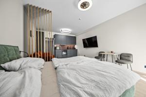 AC 1,5-room apartment with balcony, Metropolis