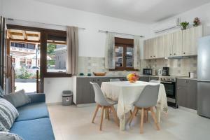 Iliana Apartments