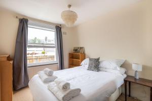 Veeve - The Warwick Avenue Retreat