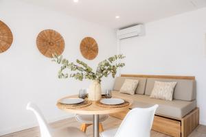 White suites 2