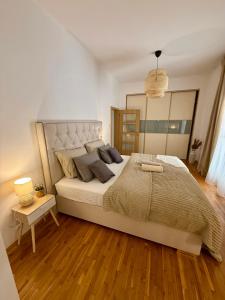 URBAN JUNGLE 2-bedroom apartment old town Air Conditioned