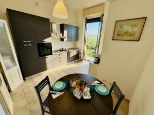 YELLOW SUITE Metro M4