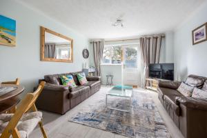 Dolphin Cottage - Short walk to Poole Quay with Private Garden