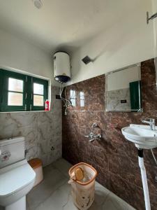 Khayul Inn Guest House
