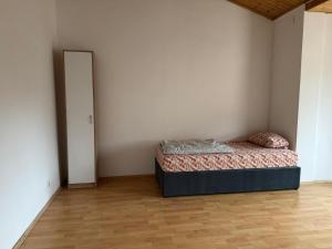 Spacious Rooms Near Center