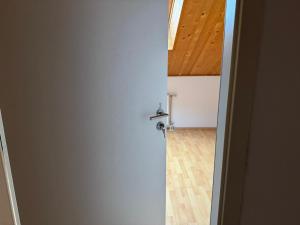 Spacious Rooms Near Center