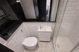 Rustic Modern 1BR 1Bath City centre apartment