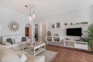Las Buganvillas